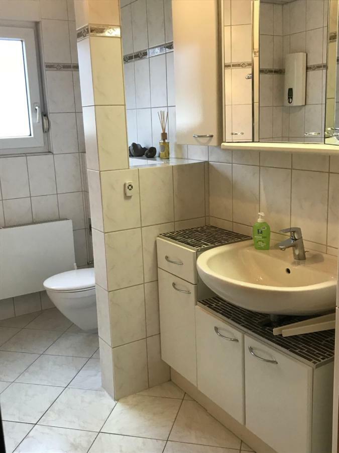 Messe Cgn/Dus Grossraeumige Wohnung In Guter Verkehrslage Leverkusen Buitenkant foto